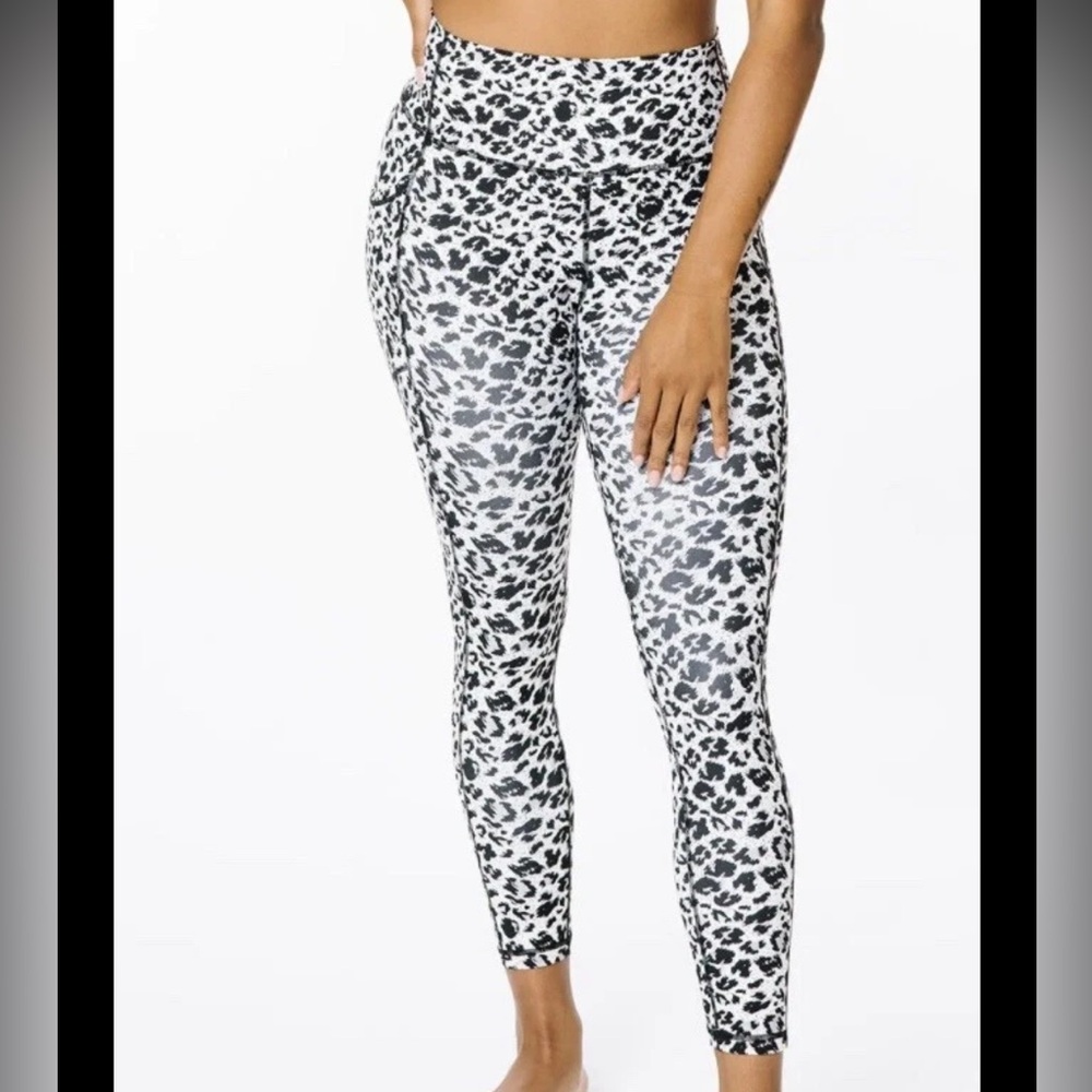 Zyia Light n Tight Snow Leopard Leggings